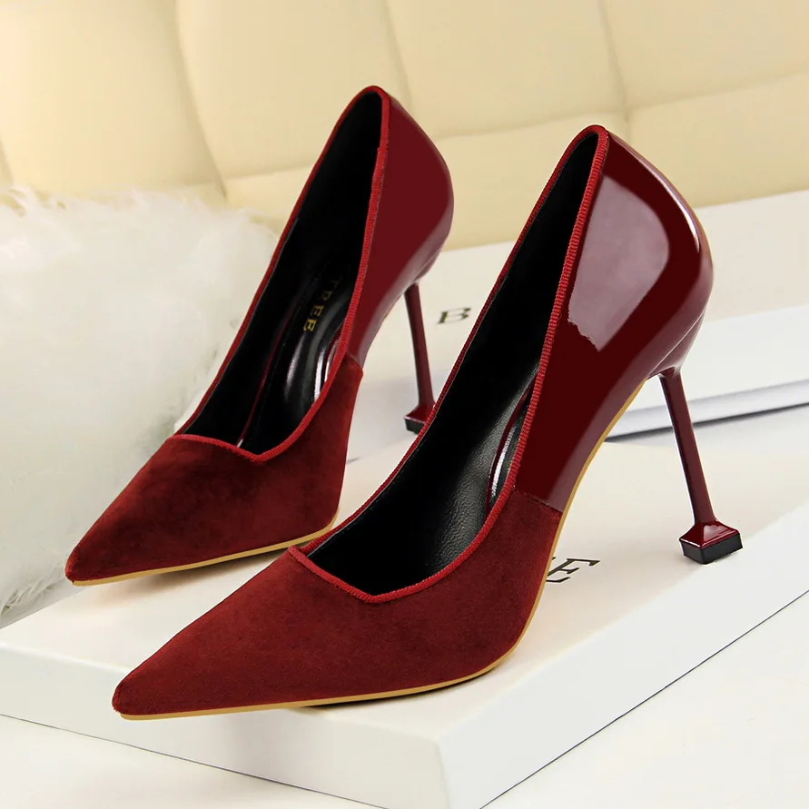 

1716-17 Western Style High Heel Shoes Thin Heeled High-Heel Shallow Mouth Pointed Sexy Nightclub Patent Leather Furry Mixed Colo