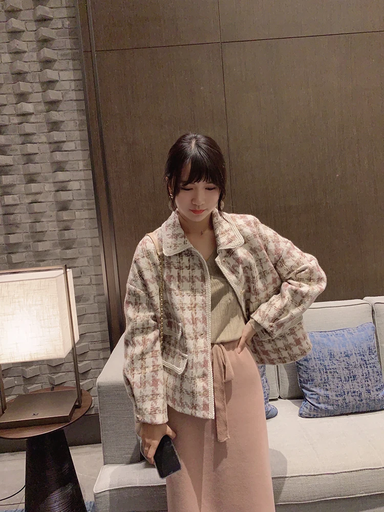 Mishow Winter Vintage Lady Plaid Woolen Jacket Women Fashion Lapel single breasted Thick Coat Tops MX19D9548