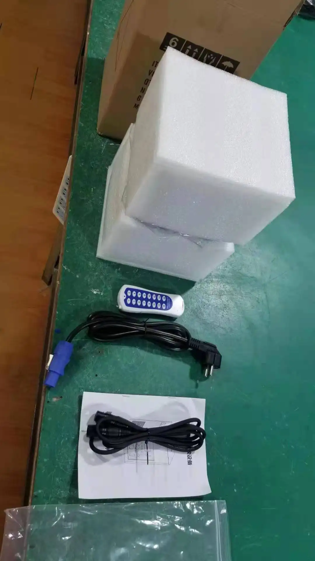 650W High Power Cold Spark Mini Machine Indoor Fireworks Spray 1-5M Height for Wedding Festa cold spark machine