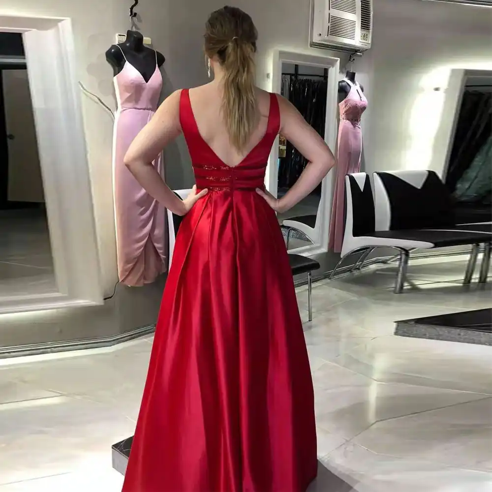 vestido de madrinha aberto nas costas