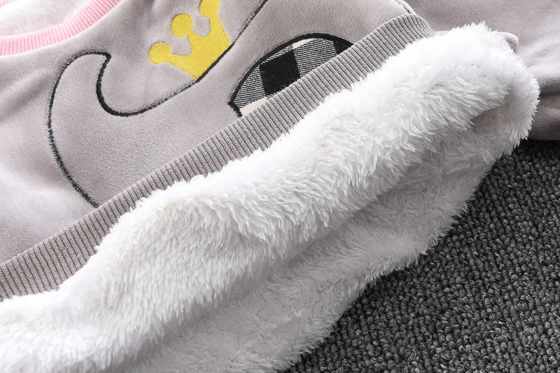 Новинка года; модный костюм с героями мультфильмов для малышей; зимний костюм для мальчиков; бархатная утепленная детская одежда золотого цвета; Рождественская Одежда для мальчиков