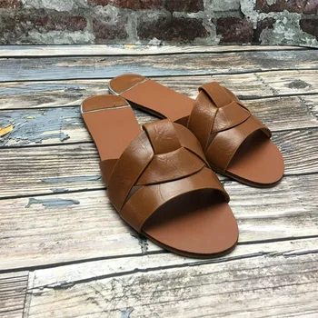 

Leather Clogs Sandals Women Flat Bottom 2020 Summer New Muller Lazy Woven Cross Decoration Flat Heel Flat Beach Sandals