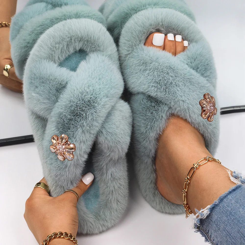 Fluffy Slippers Women Crystal Flower Decor Furry Sandals Elegant Ladies Home Flip Flops Faux Fur Slides Luxury Designer Shoes