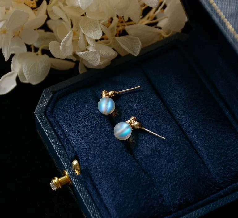 

Light Bulb Earrings Alloy Gold Studs Earring For Women Jewelry Fashion Light Bulb Studs Earrings