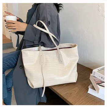 

Vintage Crocodile Leather Women Hobo Bag Female Quality Large Capacity Tote Bag Lady Alligator Shoulder Shopper Bags Sac 2020