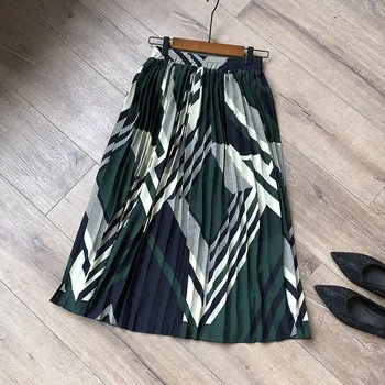 

2020 Spring New Color Block Geometric Pleated Skirt Female Korean Japanese Loose Thin Large Swing High Waist Skirt Street Beat