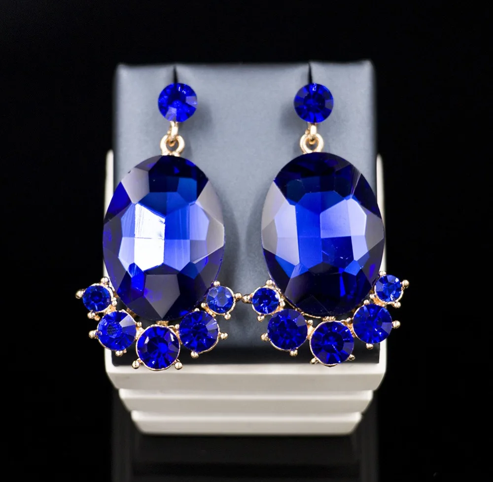 3816342528_745650842