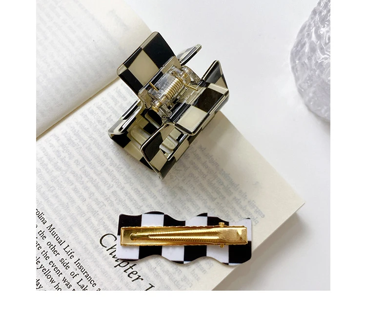 2021 Autumn New Fashion Women Hair Claw Clip Accessories Acrylic Geometric Color Grid For Sweet Girls Shark Hairpins Headdress