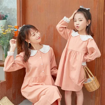 

Parent-child 2020 autumn mother and daughter long-sleeved lace lapel solid color parent-child casual dress
