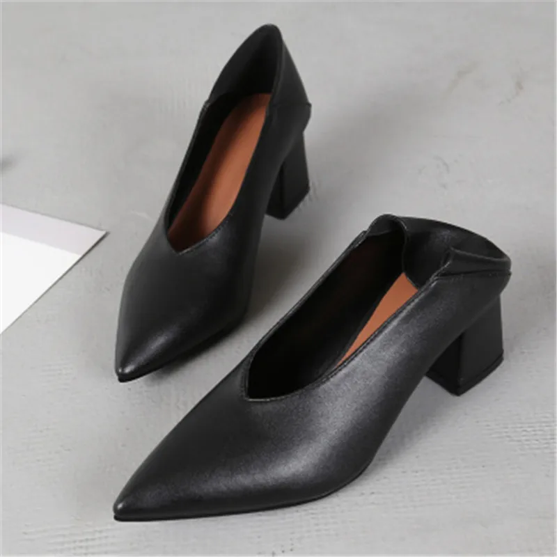Comfortable Pointed Toe Pumps Single Shoes Women 2020 Spring New Thick Heels Soft Leather Grandma Shoes Retro Office Lady Shoes  (6)