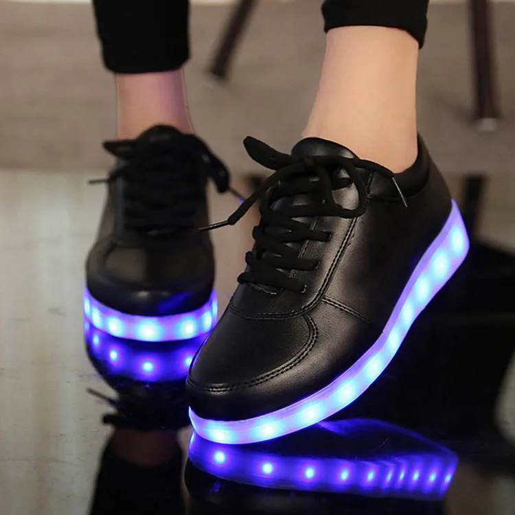 Хорошее качество! Светящиеся кроссовки Для детей светодиодный обувь с светильник подошва светодиодный тапочки обувь для мальчиков Infantil Femme 30 - Цвет: Черный