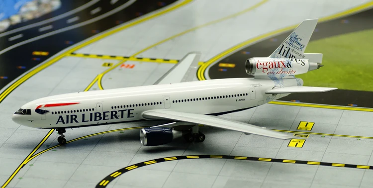 Модель летательного аппарата Liberte Airlines модель модели из сплава подарок сувенир