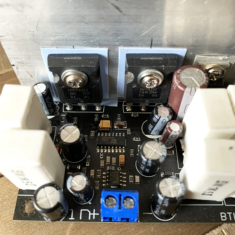 Усилитель 2000 Вт 2 кВт RMS Hi Fi высокая мощность IRS2092 плата цифрового усилителя BTL