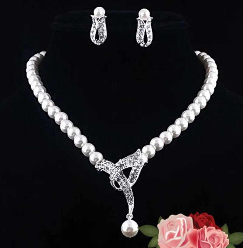 Жемчуг майорка майорика. Подвеска "бабочки". Бусы из жемчуга. Цепочка с кулоном луна. Цепочка с бабочками.