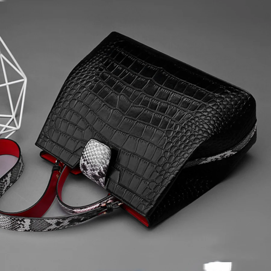 Luxury Crocodile Women Handbag Snakeskin Wide Shoulder Strap Bucket Bag Designer Shoulder Bag Buckle High Capacity Totes