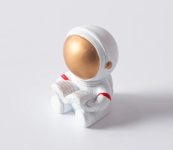 Office desktop lovely strange creative girl heart birthday gifts a variety of astronaut small ornaments mobile phone bracket J06