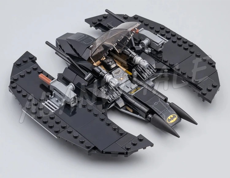 513pcs Super heroes Batwing and The Riddler Heist Police Helicopter 11352 Model Building Blocks Gif