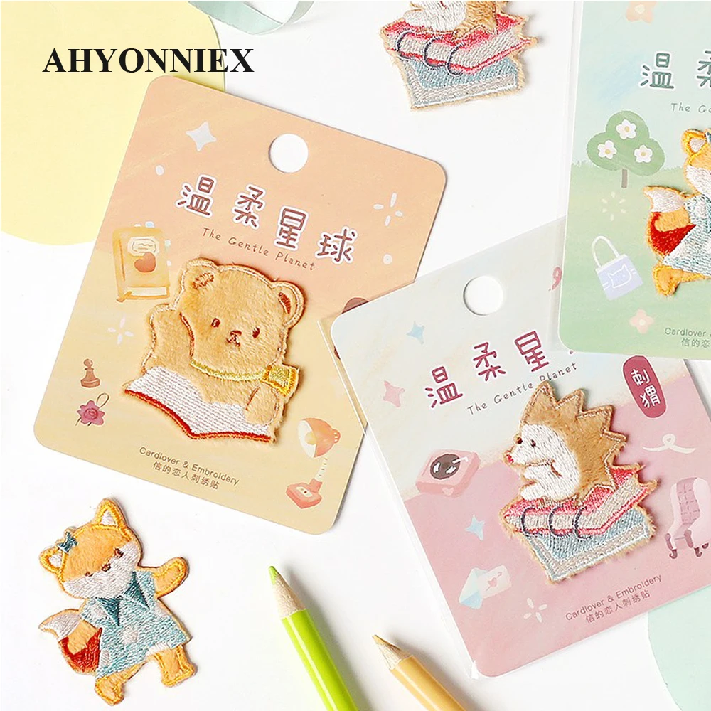 AHYONNIEX 1 Stück Bestickt Niedlich Fox Bär Katze Patches Kleidung Taschen DIY Applique Stickerei Parches Eisen Auf Patch für Kleidung