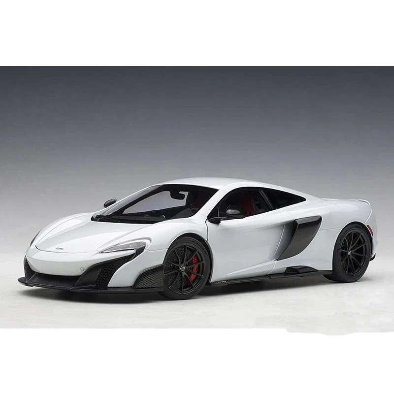 Модель автомобиля Welly 1:24 McLaren 675 LT из белого сплава отлитые и игрушечные