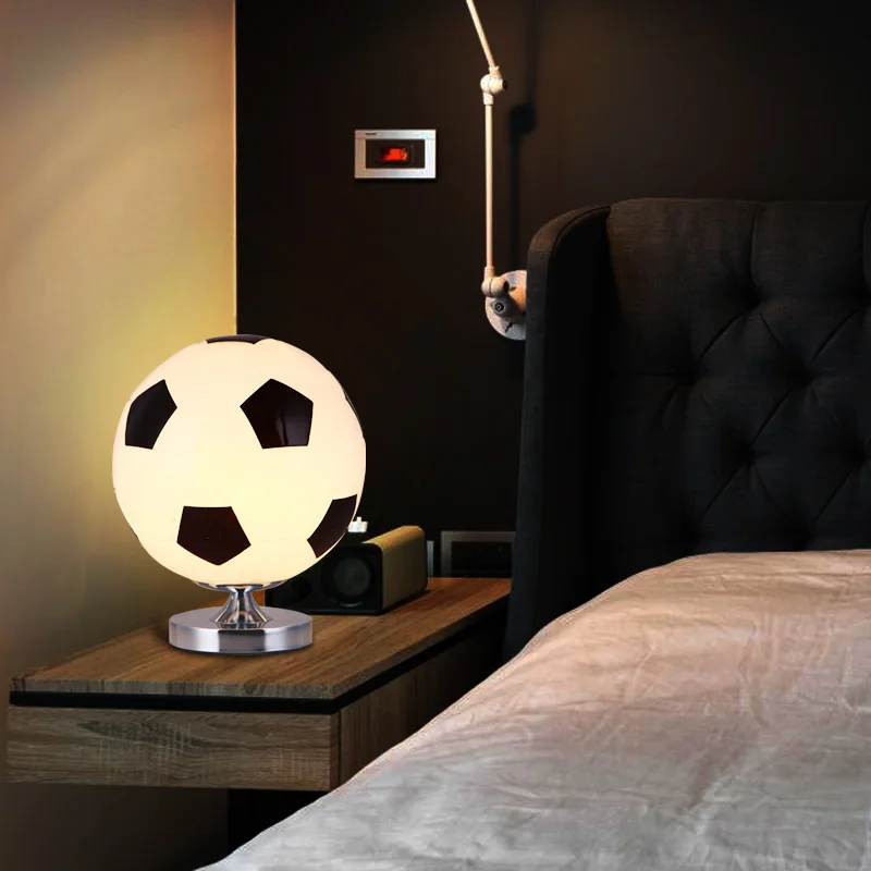 Настольная лампа для спальни, домашний декор, лампа для футбола, прикроватная лампа для гостиной, современная кровать, баскетбольная декорация, настольная детская Подарочная тумбочка