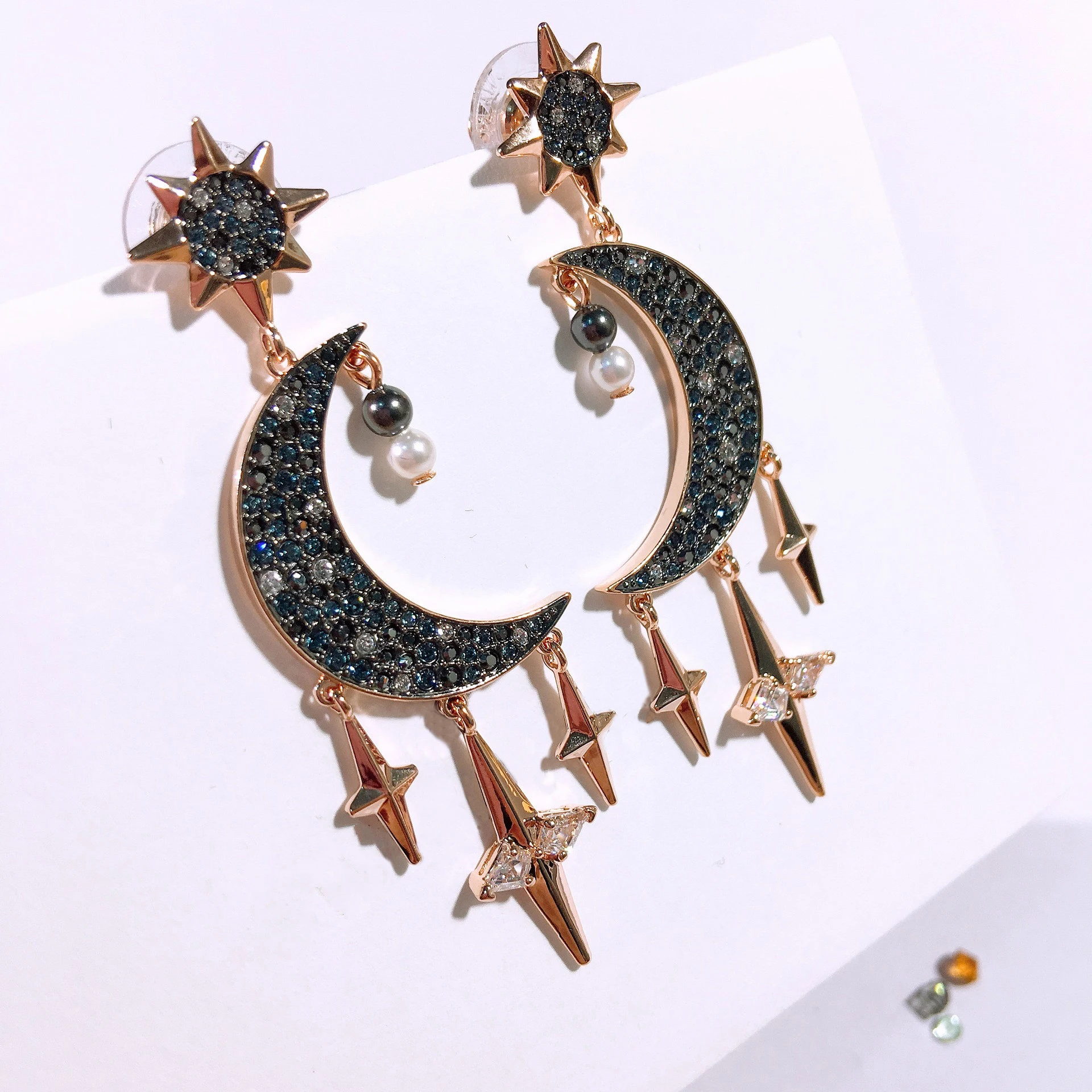 

High quality Swa Star Moon Golden pendant earrings with black lady Earrings