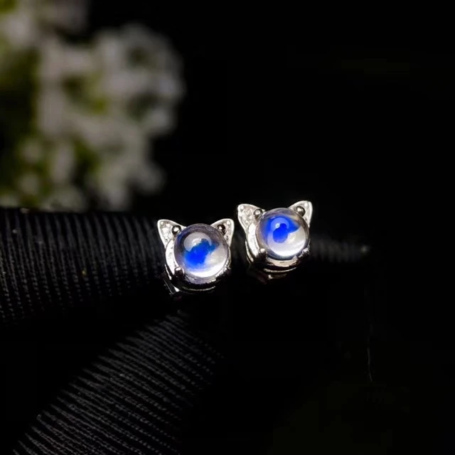 

Серьги-гвоздики из серебра 925 пробы с котом и лунным камнем