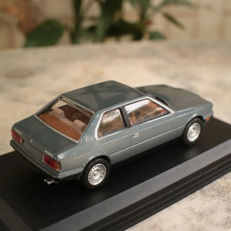 1/43 1984 biturbo седан Ретро моделирование литье под давлением сплав модель автомобиля Коллекция версия модель автомобиля Детские или детские подарки