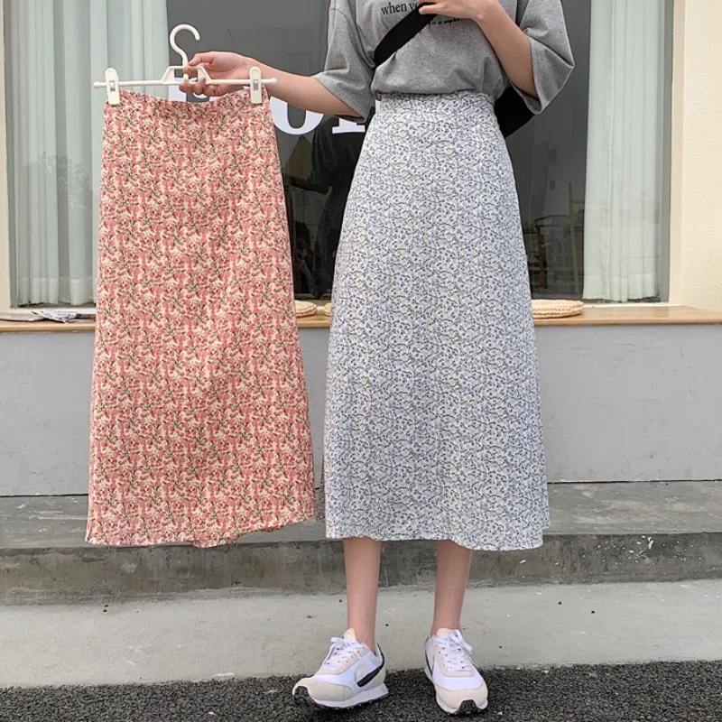 

Spring floral skirt female 2021 new a-line skirt Korean version of the high-waisted thin all-match mid-length skirt