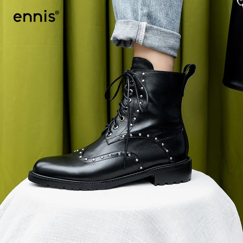 

ENNIS 2019 Black Rivet Ankle Boots Woemn Genuine Leather Brogue Boots Low Heel Lace Up Martin Boots Autumn Zipper Shoes A9171