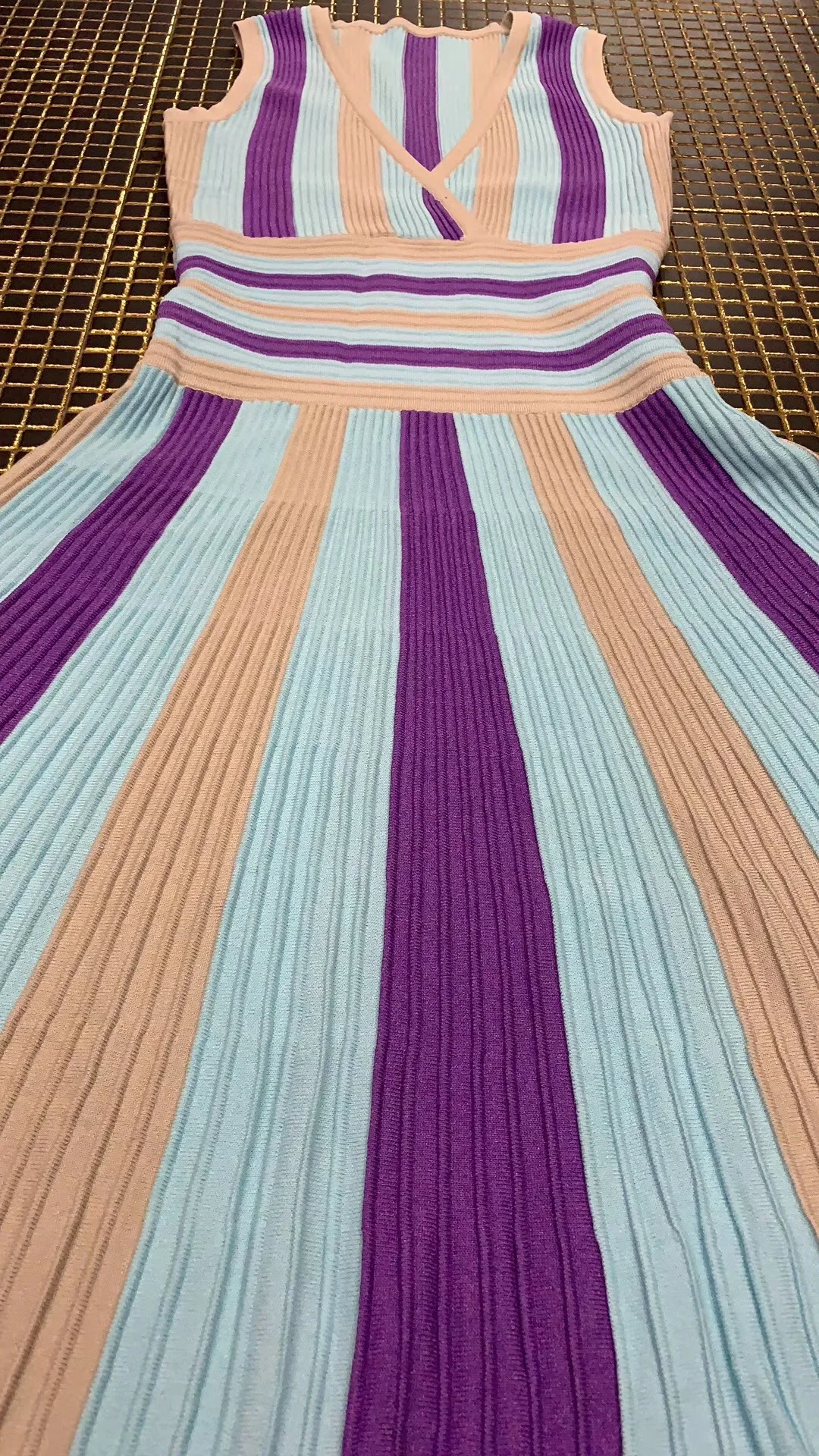 Сексуальное женское элегантное платье с v-образным вырезом из вискозы