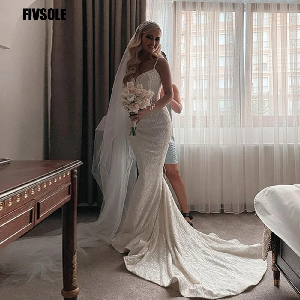 

Блестящее современное свадебное платье-Русалка Fivsole на тонких бретельках с пуговицами сзади со шлейфом пикантное длинное свадебное платье