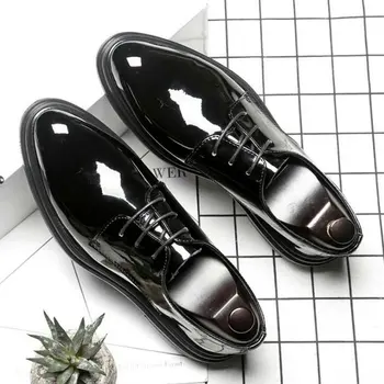 

Men Oxfords Shoes Male Formal Shoes Patent leather Men Brogues Shoes Lace-Up Bullock Business Dress