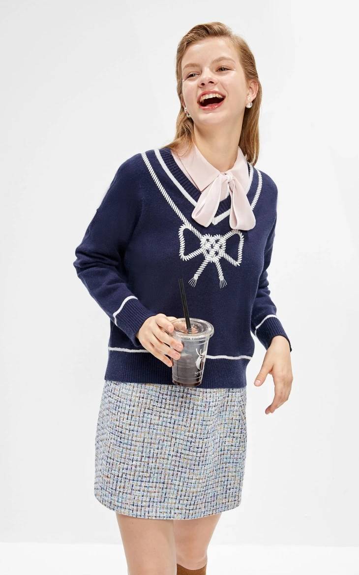 Vero Moda зимний свитер с v-образным вырезом и вышивкой | 319324557