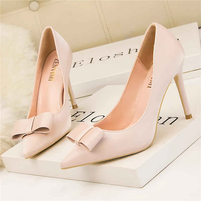 cute nude pumps