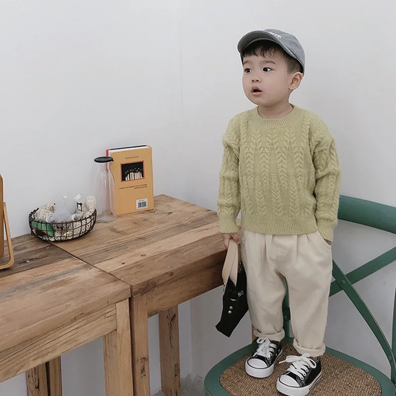 黄绿色