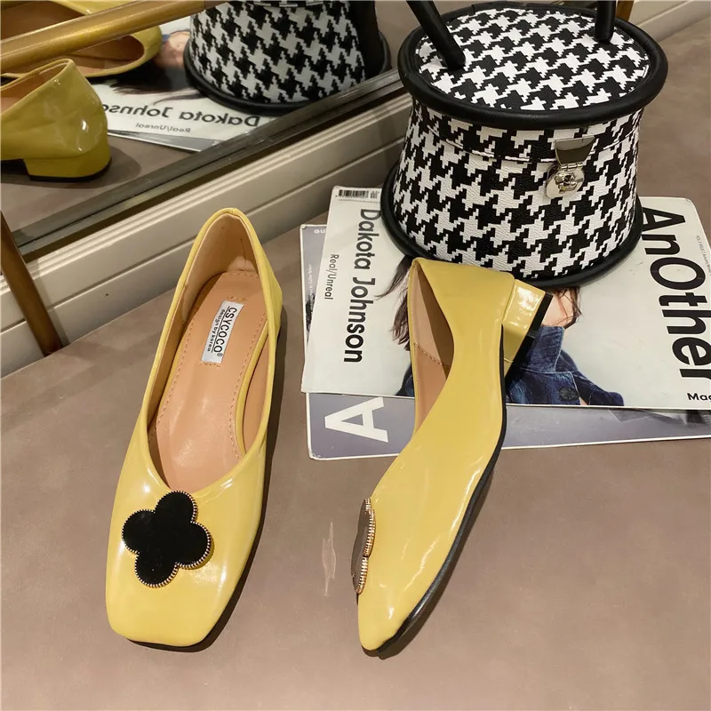 Metal decoration square toe flats brief low heels slip on moccasins casual comfy soft bottom loafers shallow leisure women shoes - Цвет: Цвет: желтый