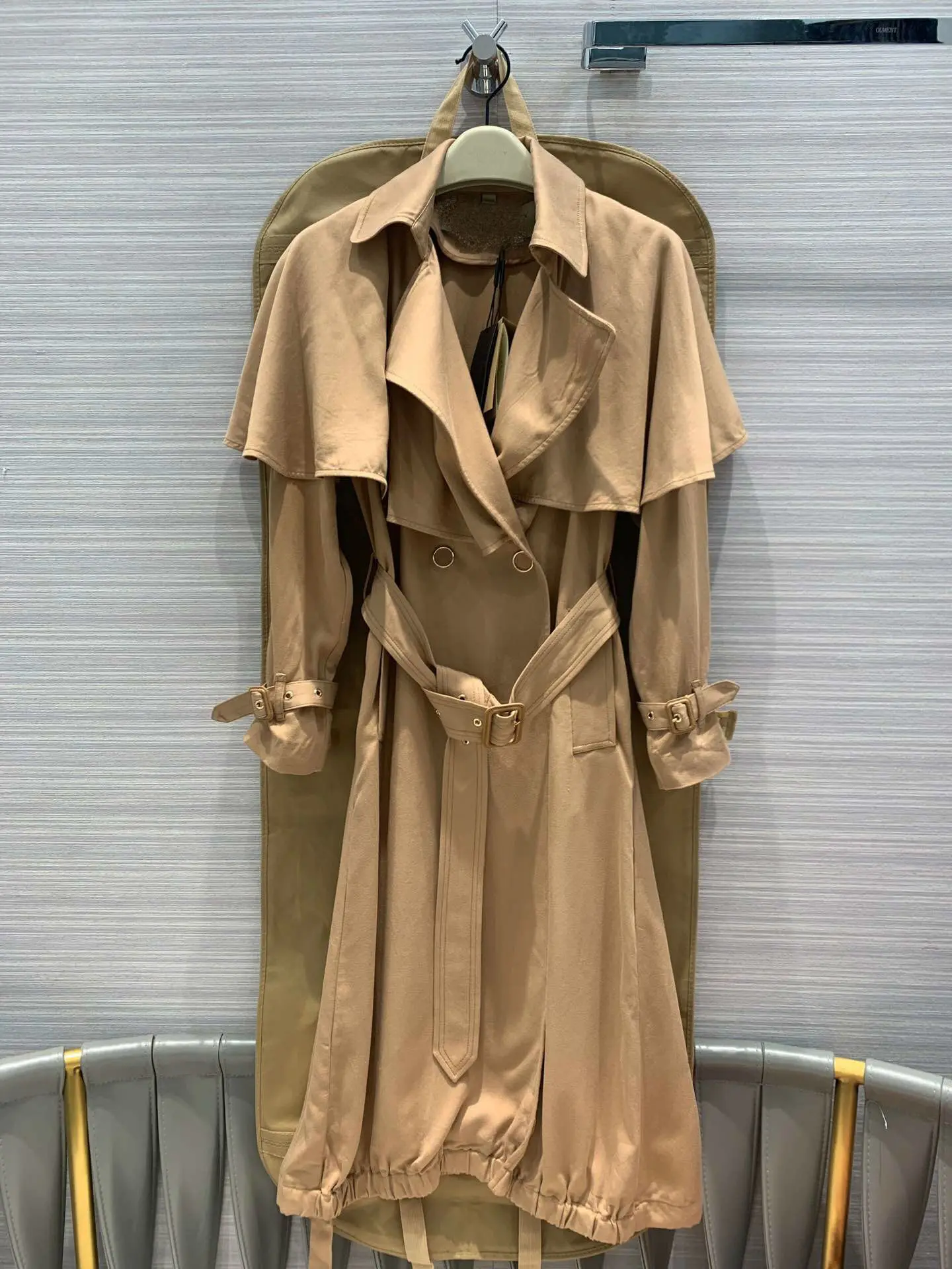 

2019 New Casual Fashion Cape Shawl Trench Coat Women Loose&soft Rocky Style Three Sizes S M L Two Colors Black Khaki