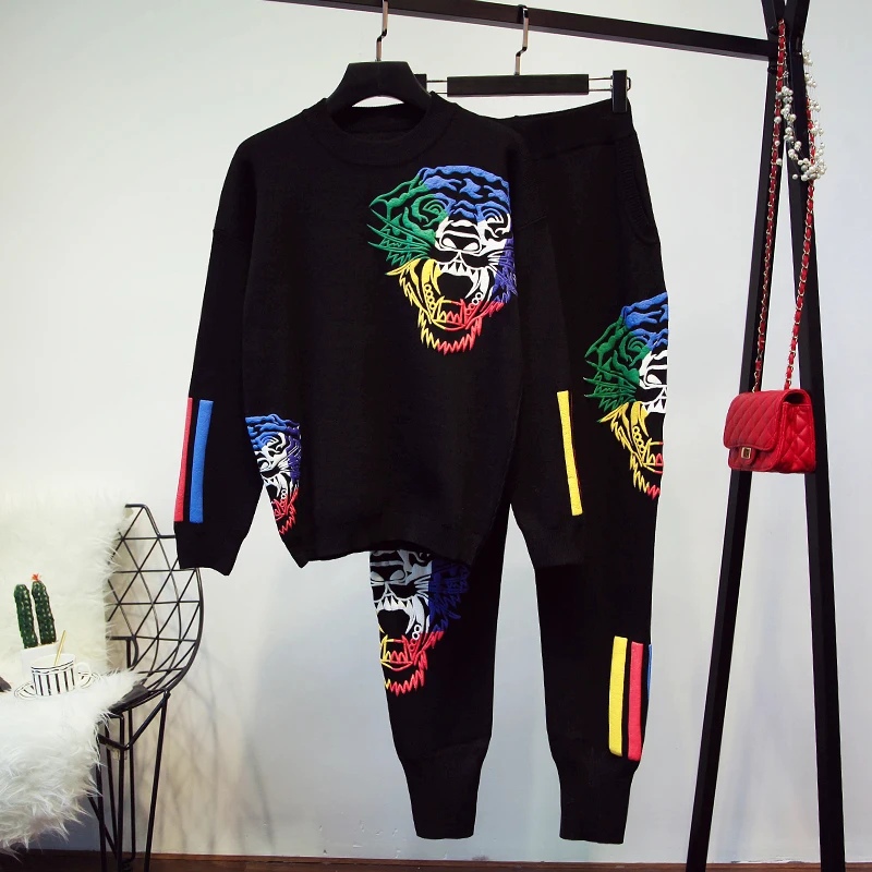 

2019 New Autumn and Winter Women's Leopard Print Long Sleeve Pullover Sweater + Knit Pants Two Piece Female Loose Trousers Set