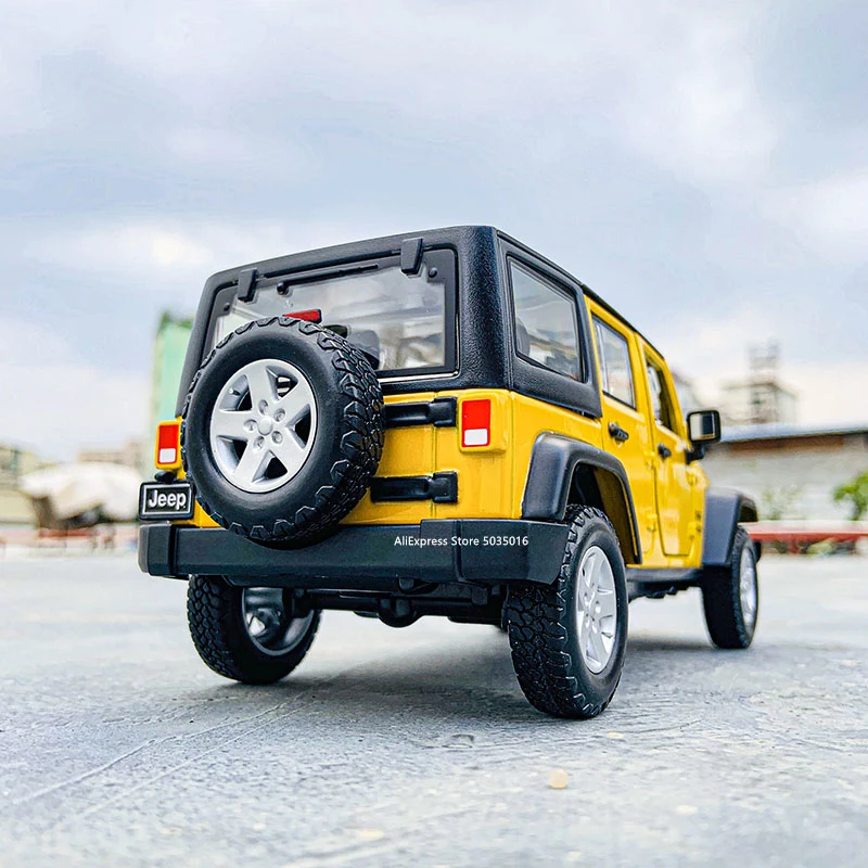 Maisto 1:24 2015 JEEP WRANGLER неограниченная модель багги из сплава Модель автомобиля