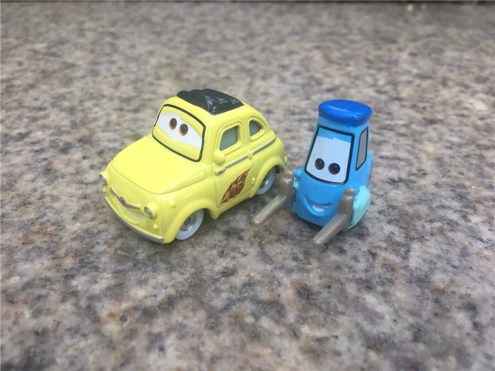 

Disney Pixar Cars Race Team Luigi & Guido 1:55 2pcs Metal Diecast Toy Cars New Loose