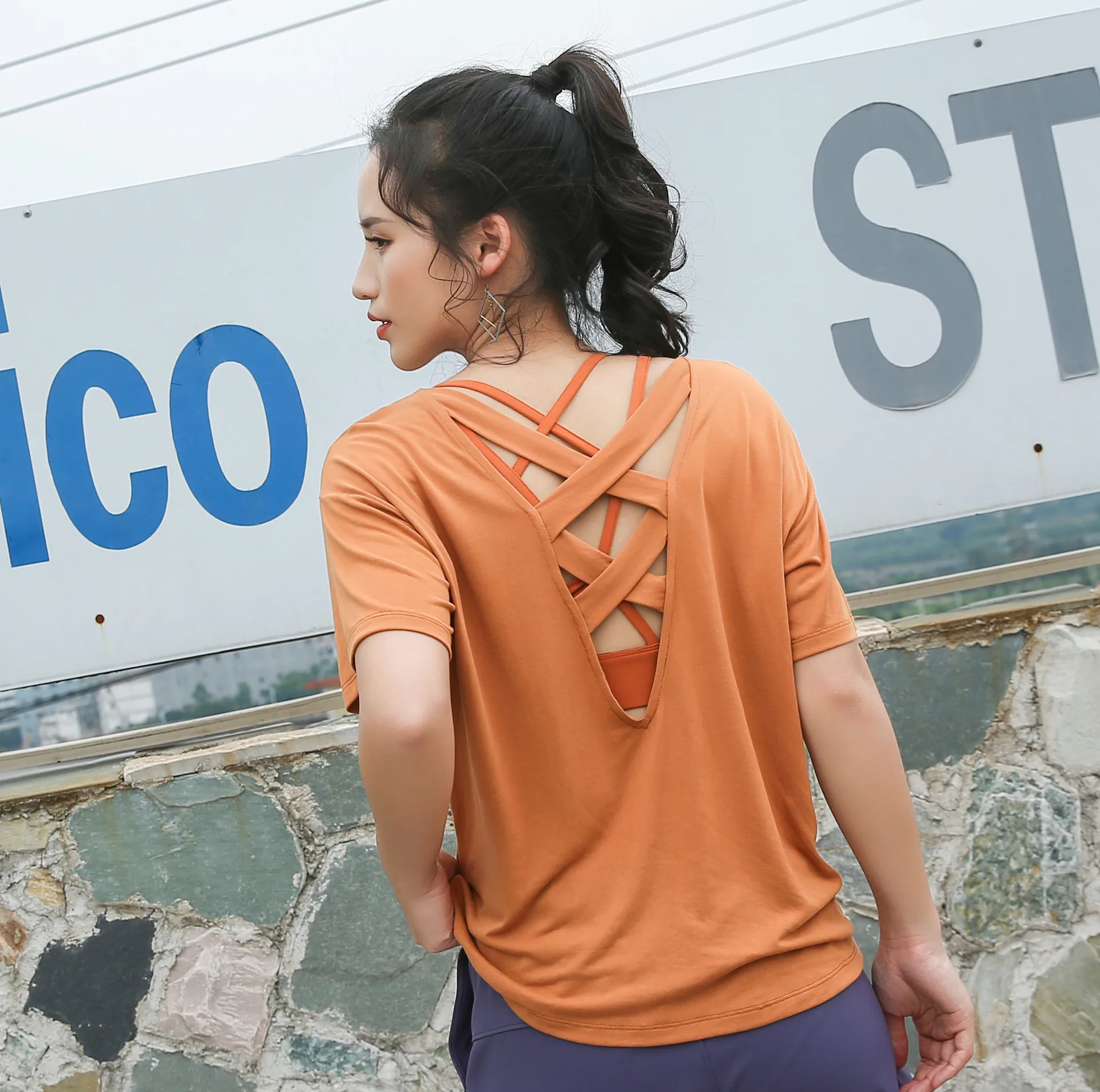 

Solid Color Sports Blouse Women's Loose-Fit Gym Short Sleeve Quick-drying T-shirt Half Sleeve Running Overclothes Yoga Clothes T