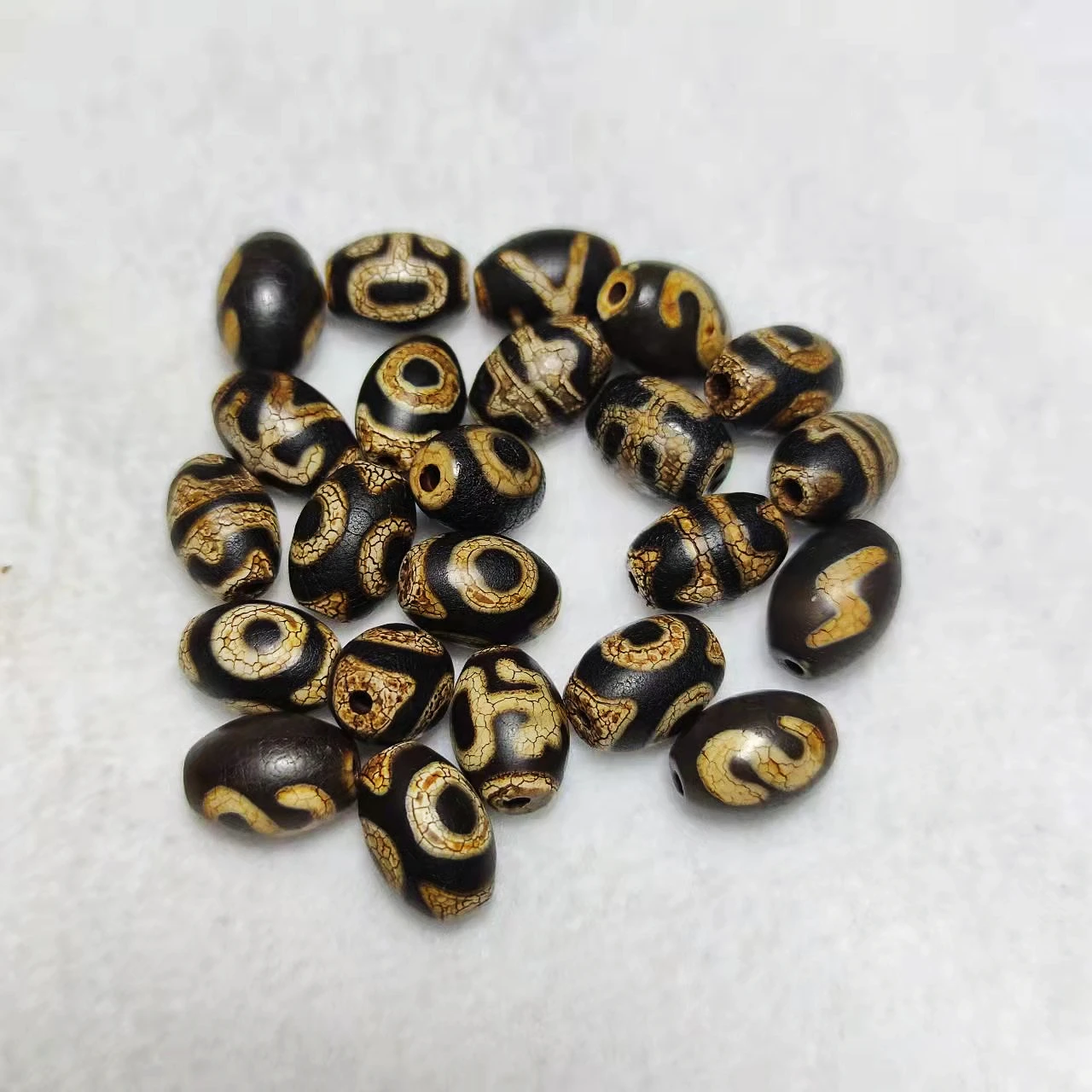 

10Pcs/Lot Tibet Money Hook 3 Eyes Various Totems 10*14mm Weathered Old Agate Dzi Beads Used For Making Men's&Women's Jewelry