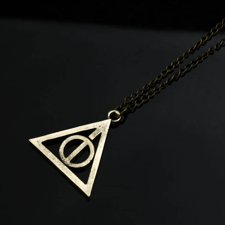 

Europe And America Die Casting Accessories Harry Potter Necklace Luna Death Hallows Triangular Pendant Middle Rotation Sweater C
