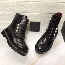 Черные ботинки из натуральной кожи; Женские ботинки в байкерском стиле; женские модные ботильоны в стиле панк