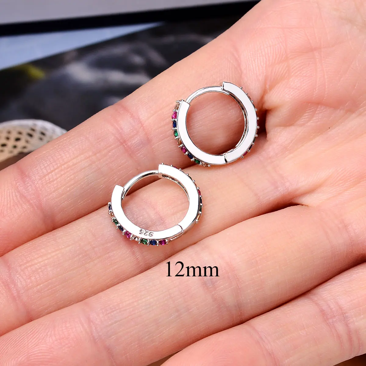 Small Girls Hoop Earring Tiny Ear Ring Cartilage Huggie Piercing Hoop Stud Conch Earlobe Tragus Circle Women Hoops