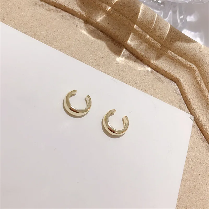 Vintage Simple U-shaped Ear Cuff Non Pierced Clip Earring Trendy Punk Antique Color Small Flower Carved Hollow