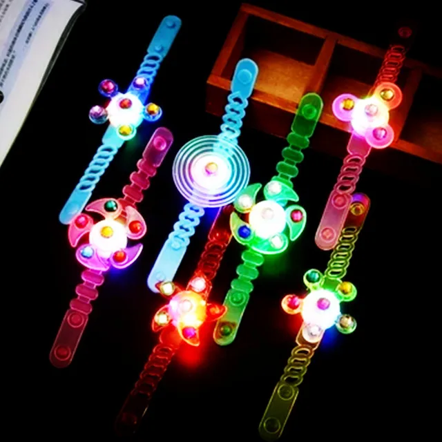 1PCs Children's Luminous Wrist Band Manual Rotating Soft Flash Gyro Bracelet for Kids LED Cartoon Lights Glow In The Dark Toys 1
