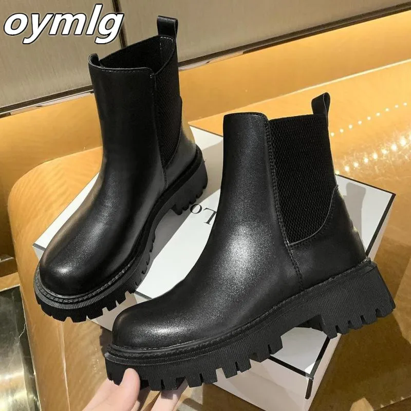 Botas de cuero con plataforma Chelsea para mujer, botines de piel de vaca a la moda, parte inferior gruesa, color negro, para otoño, 2020