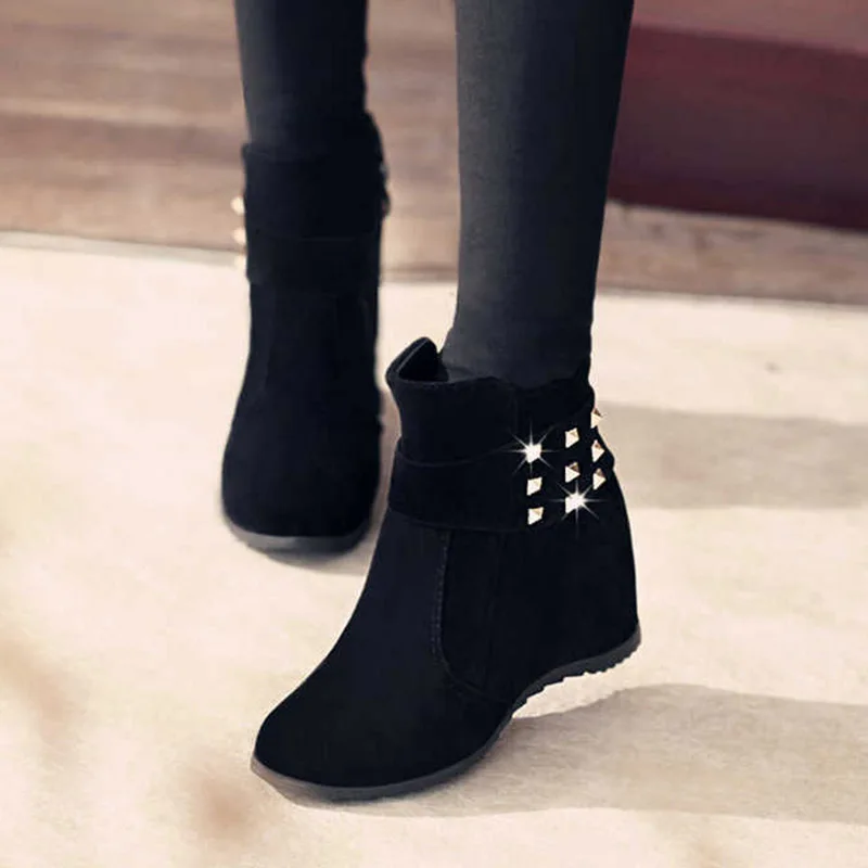Г. Зимняя обувь женские ботильоны черные ботинки на танкетке с заклепками женская обувь на высоком каблуке, увеличивающая рост ботиночки 7857