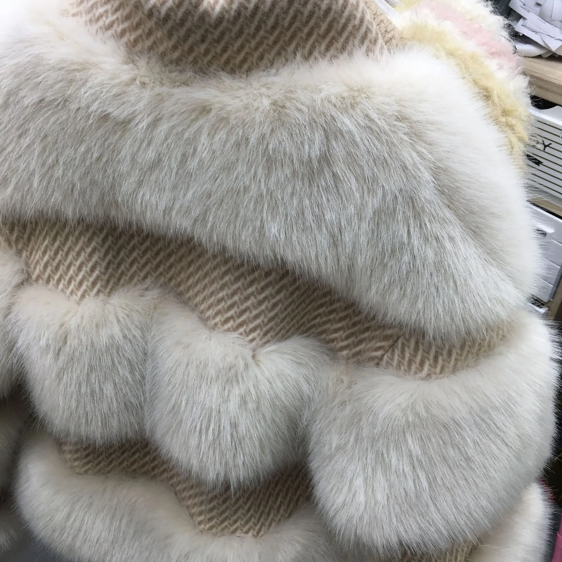Новая мода, зимние женские твидовые пальто из искусственного меха в стиле пэчворк, элегантные куртки с воротником-стойкой на молнии, короткие куртки из искусственного меха w2037